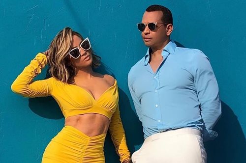 Η Τζένιφερ Λόπεζ φόρεσε την κορυφαία τάση στα μαγιό για το 2019. Πιο καλοκαιρινή δεν γίνεται