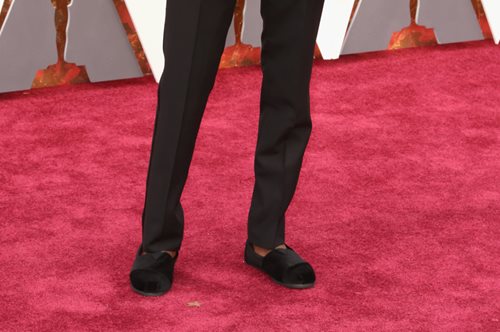 Ποιος πήγε στα Όσκαρ με εσπαντρίγιες και κοστούμι;