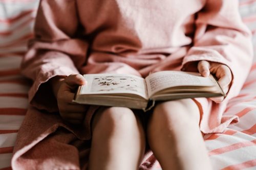 «Ασ' τα ελεύθερα». 20 Δήμοι της Αττικής συγκεντρώνουν τα βιβλία που δεν διαβάζετε πια για καλό σκοπό