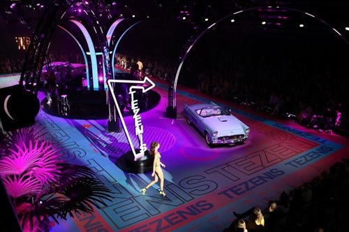 Tezenis show στη Βερόνα: Ένας pop περίπατος στη λεωφόρο των αναμνήσεων