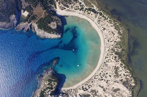 O Guardian αποφάσισε. 5 ελληνικές, πανέμορφες παραλίες στις 40 καλύτερες όλου του κόσμου