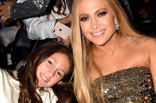 Η 11χρονη κόρη της Τζένιφερ Λόπεζ τραγουδάει Αλίσια Κις και η μαμά της το μοιράζεται στο ίνσταγκραμ 