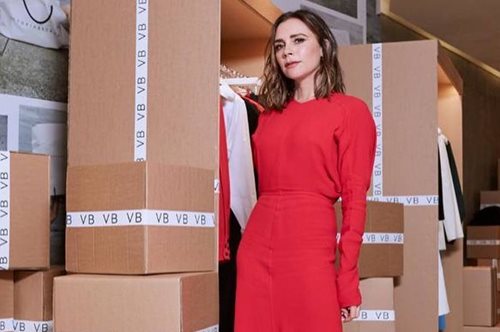 Ο μοναδικός τρόπος να κάνουμε το κολάν να φαίνεται πολυτελές. Μας τον έδειξε η Βικτόρια Μπέκαμ