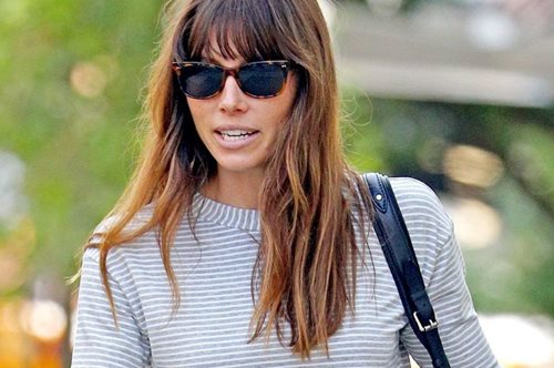 Αν είναι να αγοράσεις ένα skinny τζιν αυτή τη στιγμή ακολούθησε το παράδειγμα της Τζέσικα Μπίελ 