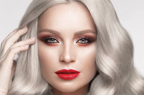 Ανακαλύψαμε τα καλύτερα προϊόντα μαλλιών που χρησιμοποιούν οι κομμωτές και είναι ελληνικά