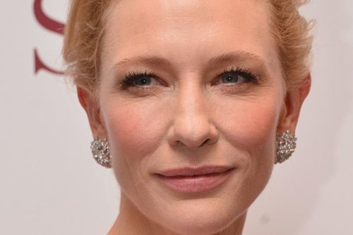 Πιο λαμπερό πρόσωπο με τη λιχουδιά που αγαπάς περισσότερο. Πέντε συνήθειες-φυσικά ελιξίρια νεότητας