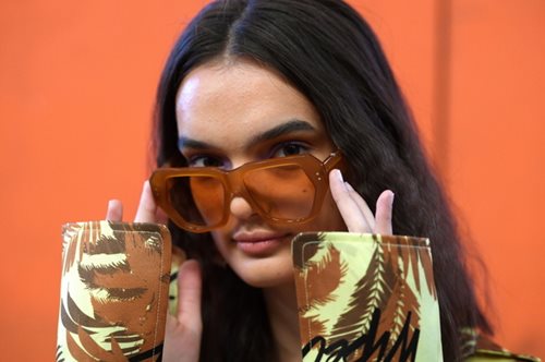 «Μισούσα το τεχνητό μαύρισμα μέχρι που δοκίμασα αυτό το προϊόν»: Η ανακάλυψη μιας beauty editor