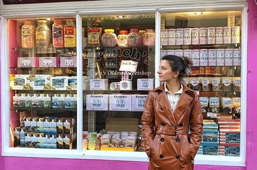 Σου προσθέτει δέκα κιλά. Το λάθος ρούχο που όλες έχουμε φορέσει και με τι θα το αντικαταστήσουμε