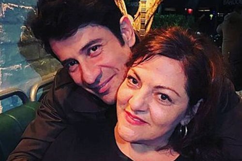 «Σωτήρη, γύρνα πίσω θα φαρμακωθώ». Γεωργούλης-Σταυροπούλου αναβιώνουν μία κλασική σκηνή της tv