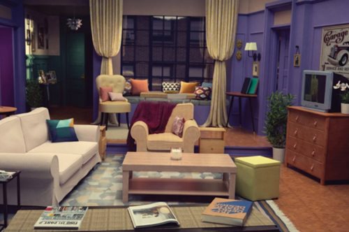 To ΙΚΕΑ δημιούργησε με δικά του έπιπλα το σαλόνι των Friends και το διαδίκτυο παραληρεί