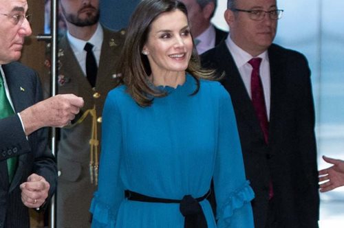 Η Λετίθια της Ισπανίας φόρεσε από τα Zara το πιο αναπάντεχο κομμάτι του φετινού καλοκαίριου