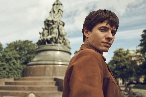 Το κυνήγι με τις μυστικές υπηρεσίες, το πάθος για τον χορό. Tο τρέιλερ της ταινίας για τον Νουρέγιεφ