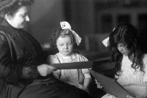 «Να σέβεστε πάντα το παιδί όταν κάνει λάθος».Ο δεκάλογος της Μαρίας Μοντεσόρι για την ανατροφή 