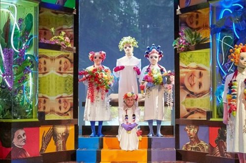 Το υπέροχο, ντεμπούτο μυθιστόρημα Αυτόχειρες Παρθένοι του Τζέφρυ Ευγενίδη στο Φεστιβάλ Αθηνών