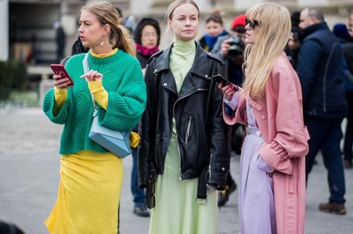 Η εκθαμβωτική φούστα από τα Mango που έχει κλέψει την καρδιά μας στο ίνσταγκραμ