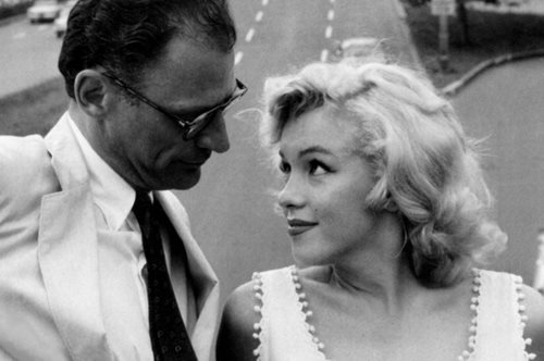 Τα ρούχα που φόρεσε η Μέριλιν Μονρόε στον μήνα του μέλιτος το 1956 είναι τελείως σημερινά