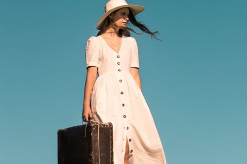 Ο κανόνας του 5,4,3,2,1 είναι ο μόνος τρόπος να μην βάλεις φέτος άχρηστα πράγματα στη βαλίτσα σου