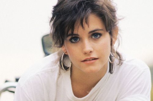 Η κόρη της Κόρτνεϊ Κοξ, Kόκο, φόρεσε το ίδιο φόρεμα που είχε φορέσει η μαμά της στα 90's