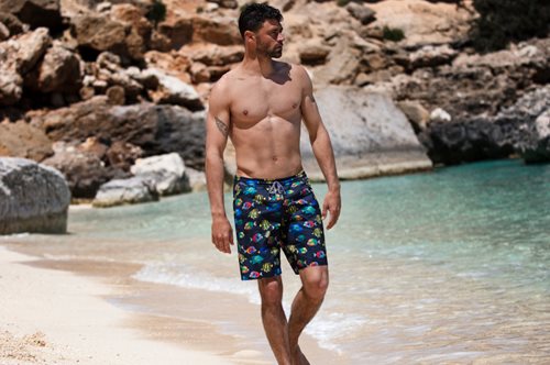 Αυτά είναι τα νέα trends στα ανδρικά μαγιό για το 2019 σύμφωνα με τον surfer Francisco Porcella
