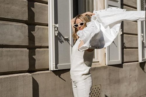 «Από πού αγοράζει τα 6 βασικά κομμάτια της η 55χρονη στιλάτη μητέρα μου»: Τα κορυφαία brands