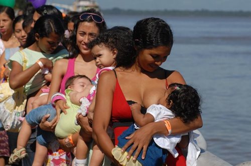  Χωρίς την κάλυψη καμίας κουβέρτας. Και χωρίς κανένα αίσθημα ντροπής