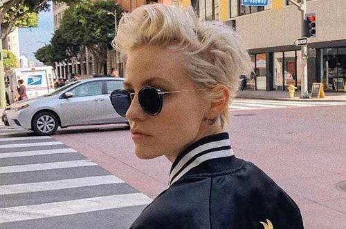 Αποχαιρέτα τα μακριά μαλλιά: 10 σούπερ μεταμορφώσεις σε κοντό καρέ, bob και pixie για γυναίκες 40+