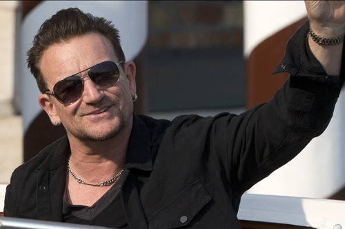 O Mπόνο των U2 κάνει διακοπές στην Ύδρα