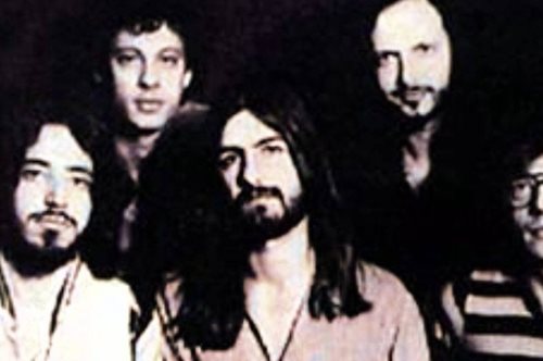 Έφυγε από τη ζωή ο κορυφαίος κιθαρίστας των Socrates Γιάννης Σπάθας