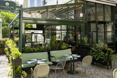 Μια τυχαία συνάντηση στην Κηφισιά που κράτησε δυο ώρες - όσο να πιούμε ένα μπουκάλι κρασί  