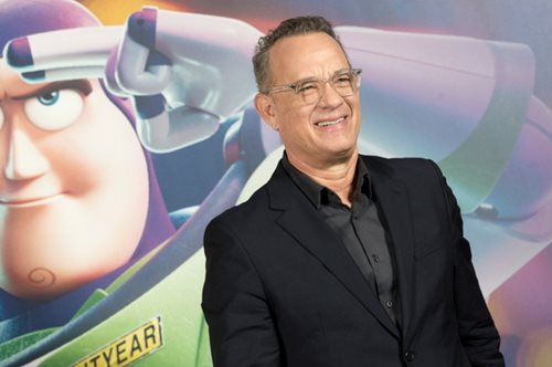 Δεν είναι μοντάζ: Η κινηματογραφική βουτιά του Τομ Χανκς στην Αντίπαρο