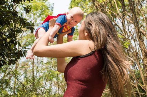 «Μαμά μην με εγκαταλείπεις στην οργή μου». Γιατί είναι τελείως λάθος να φωνάζεις στο παιδί σου