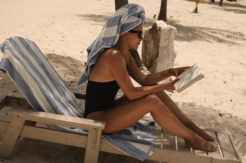 Κανένας δεν θα πιστέψει ότι αγόρασες αυτό το μαγιό μόλις με 15 ευρώ από τα H&M. Ρετρό γοητεία