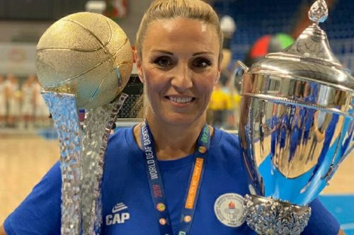 «Μαμά τι ωραίο τρίποντο έβαλες»: Στάλα Κοτσιρέα της Παγκόσμιας Πρωταθλήτριας Εθνικής Κωφών Γυναικών 