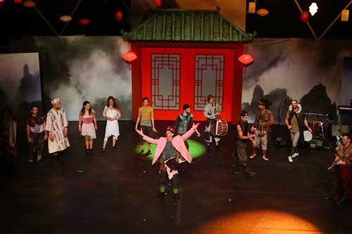 Εναέρια ακροβατικά, ζωντανή μουσική, θεατρική πρόζα. Μια φαντασμαγορία στο Ίδρυμα Σταύρος Νιάρχος