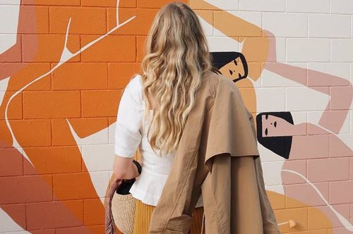 Παπούτσια-φαινόμενο: Τα πέδιλα που έσκασαν από το πουθενά και ξεπούλησαν σε χρόνο dt. Τα φορούν όλες