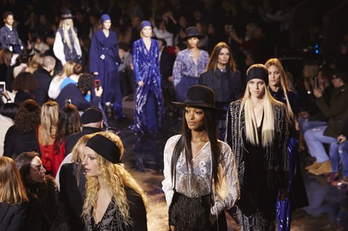 Το εντυπωσιακό show της H&M στο Παρίσι τα είχε όλα 