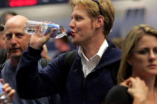 Αυτό είναι το πρώτο αεροδρόμιο που καταργεί εντελώς τα πλαστικά μπουκάλια στις 20 Αυγούστου