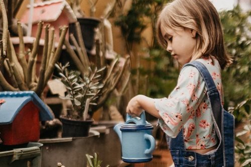 Κάν'το όπως η Μοντεσσόρι.10  δουλειές του σπιτιού στις οποίες τα παιδιά μπορούν να βοηθήσουν 