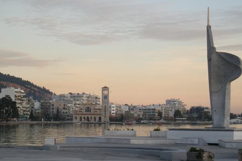 H ελληνική πόλη που η Guardian κατατάσσει ανάμεσα στις 6 ομορφότερες παραθαλάσσιες της Ευρώπης