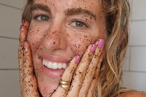 Ούτε 7 ευρώ: «Το πιο οικονομικό προϊόν με υαλουρονικό οξύ που έχω δοκιμάσει είναι και το καλύτερο»