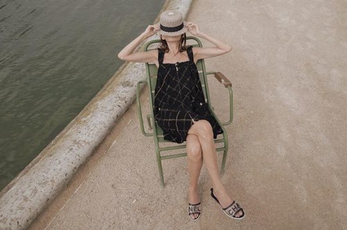 Αυτά τα διαχρονικά παπούτσια θεμελιώνουν το παριζιάνικο στυλ. Φοριούνται όλες τις εποχές του χρόνου