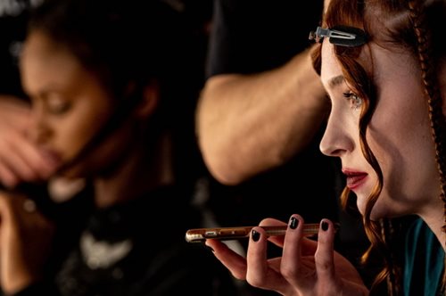 Αφέλειες μετά τα σαράντα: Κόψε τις όπως οι σταρ και κόψε χρόνια από το πρόσωπό σου