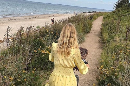 7 φούστες που κολακεύουν και ξεμυαλίζουν. Για χάρη τους θα απαρνηθείς τα παντελόνια