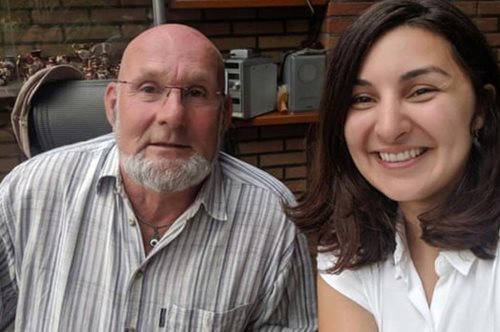 Η 29χρονη που έψαξε και βρήκε τον άντρα που της αγόρασε ένα ποδήλατο όταν ήταν 5 χρονών