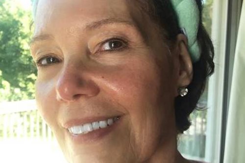 Η μητέρα μου είναι 45 χρόνια μεγαλύτερη από εμένα και αυτή είναι η σειρά καλλυντικών που λατρεύει