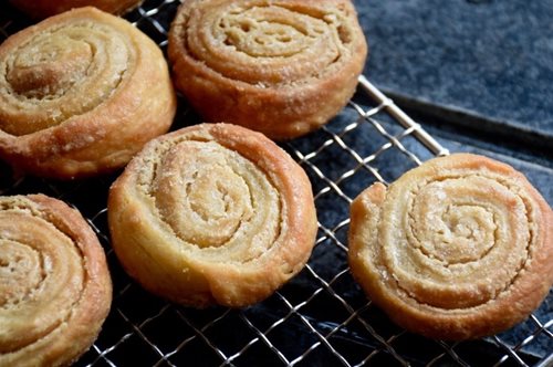 Κυπριακές ταχινόπιτες με άρωμα πορτοκαλιού χωρίς αβγά: Μια ζυμαρένια λιχουδιά 