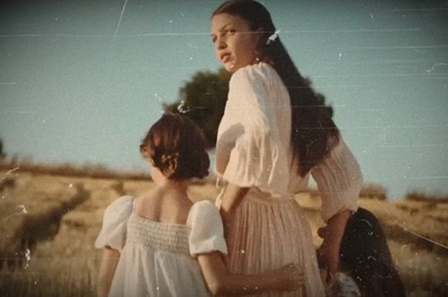 Η δραματική σειρά εποχής που μοιάζει να φέρνει κάτι νέο στην ελληνική τηλεόραση