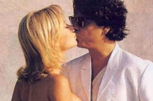 Η Ζένια Μπονάτσου μοιράζεται αδημοσίευτες φωτογραφίες της μητέρας της με τον Βλάσση Μπονάτσο 