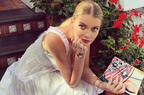 Η ανιψιά της Νταιάνα φόρεσε στο Κάπρι το παντελόνι που έκανε μόδα σε όλο τον κόσμο η Τζάκι Κένεντι