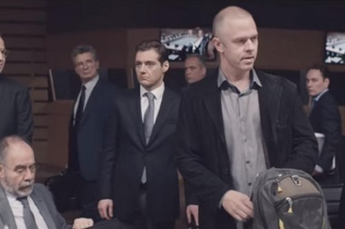 Το τρέιλερ της ταινίας του Κώστα Γαβρά «Ενήλικοι στην αίθουσα» 